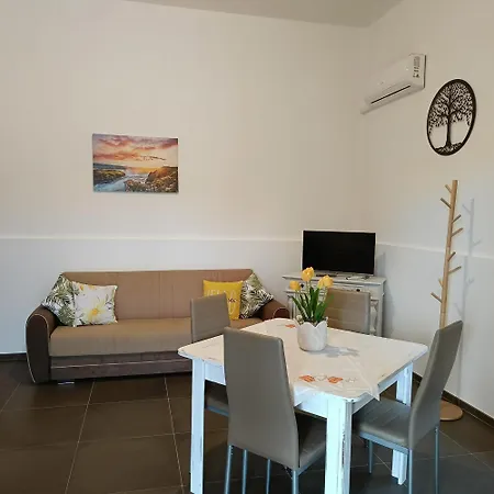 Lisi Апартаменты *